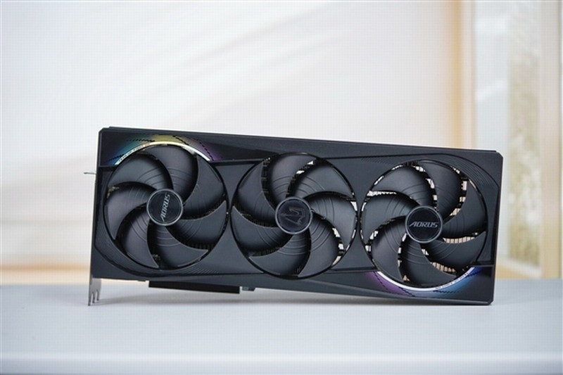 网友全额购RTX5080遭商家坐地起价：加钱退货二选一
